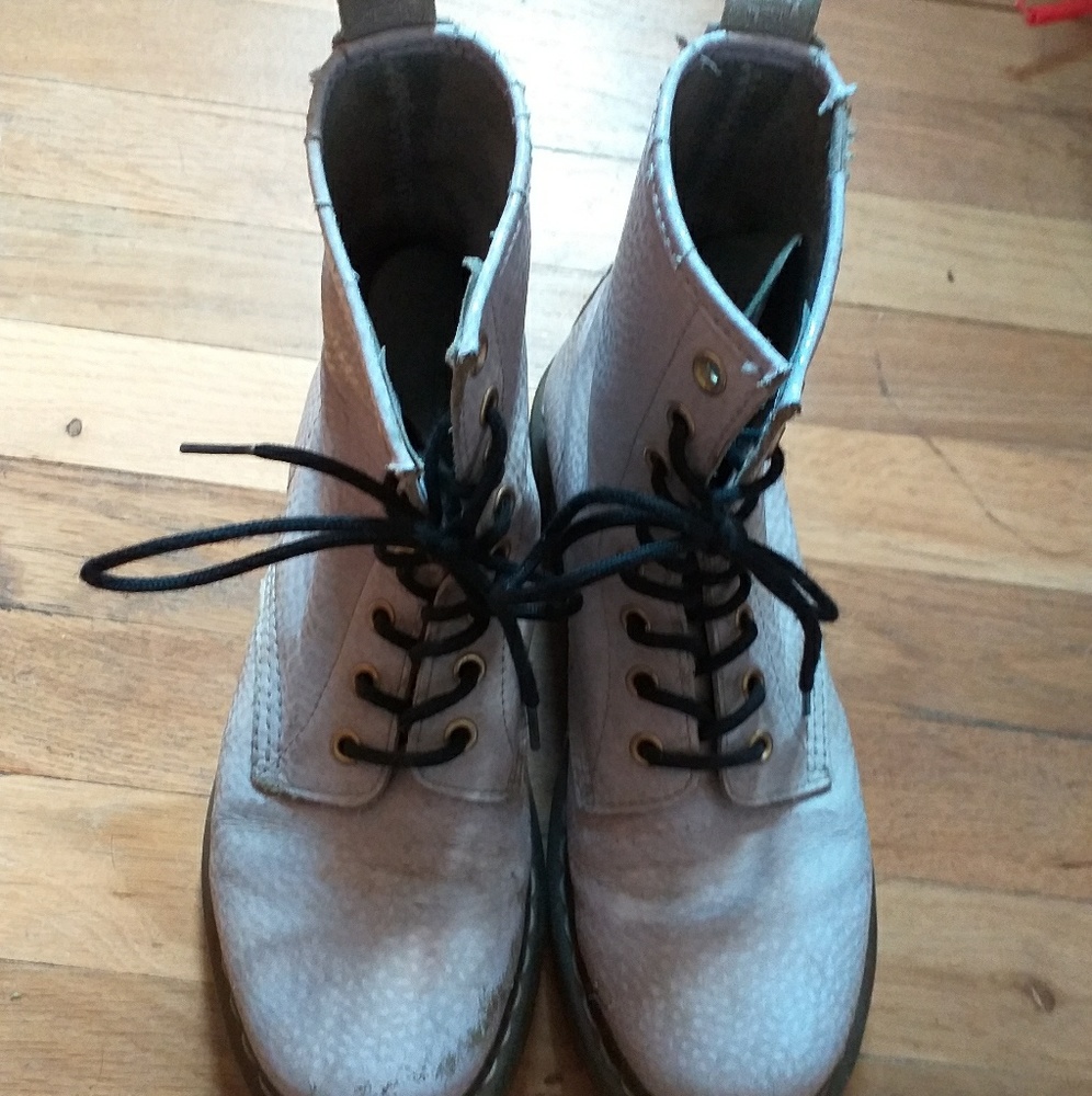 Pastel Edition Dr. Marten boots